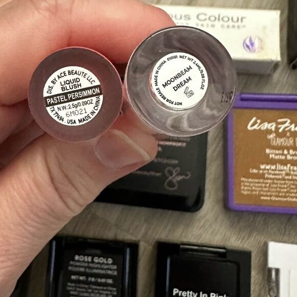 Makeup Bundle - 30 Pieces - Eyeshadows Blushes Lips Nails Brushes Bags - Picture 10 of 12